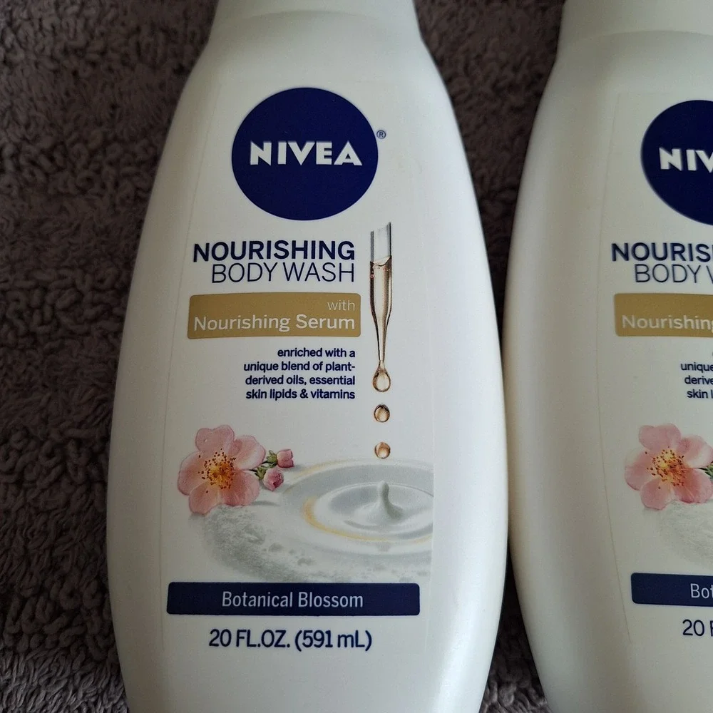 2 Pk NIVEA Nourishing Botanical Blossom Body Wash for Dry Skin Oils Lipids Vita.